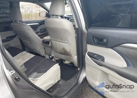 2016 Toyota Highlander Le V6 из США, поврежденный, VIN 5TDBKRFH6GS242013